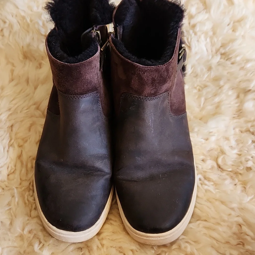 Olukai Pehuea Hulu Sheepskin Brown Leather Bootie Sneaker Size 8.5 - Picture 3 of 8